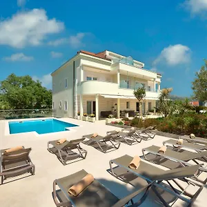 Bed & Breakfast Luxury Klara, Split